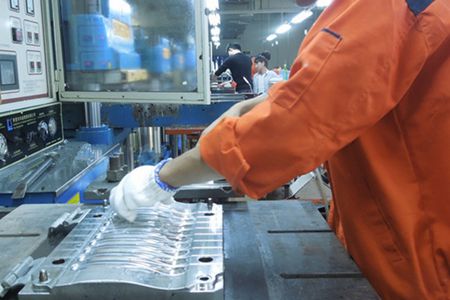 硅橡膠制品模壓生產線 硅橡膠制品模壓生產線